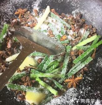 鸭腿加盐，教你自制家庭版“盐水鸭”，咸鲜肉嫩，连骨头都香