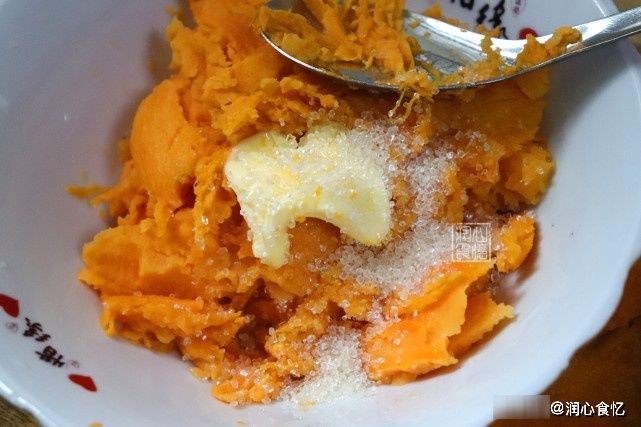 红薯别煮着吃了，5步解锁红薯新吃法，香甜软糯会拉丝，也太香了