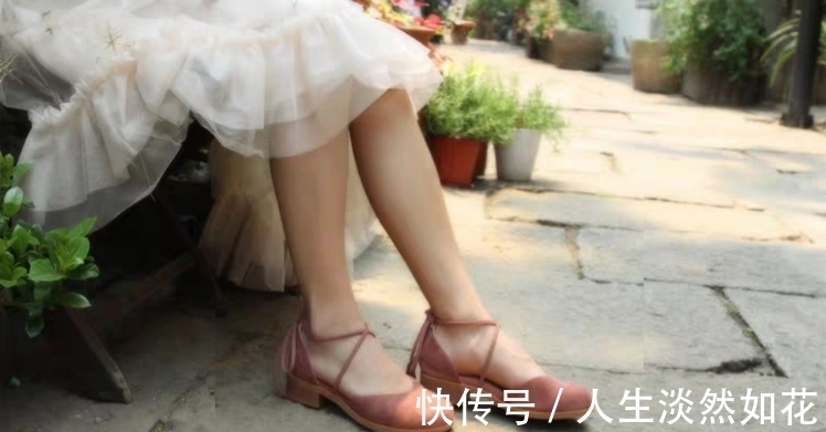 小仙女 夏日穿衣搭鞋子也有讲究,这几双凉鞋百搭有气质,还比较显腿长