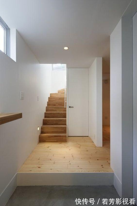 玻璃|谁想到楼梯下还能这么改?玻璃封成个“室内阳光房”,多5㎡收纳