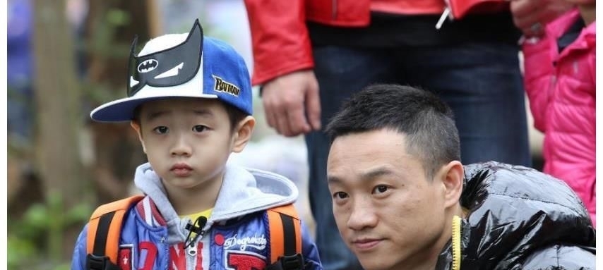 国联|他是《爸爸去哪儿》的杨阳洋，今11岁，腿就和爸爸一样长了！