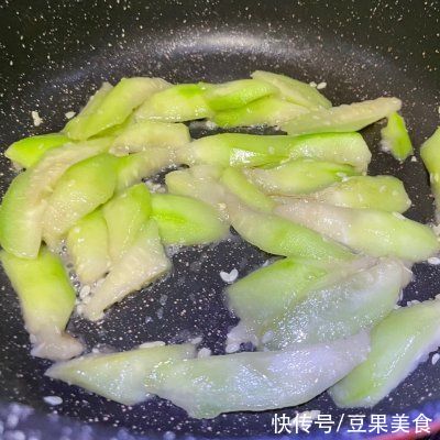 丝瓜炒蛋|#巨下饭的家常菜#丝瓜炒蛋