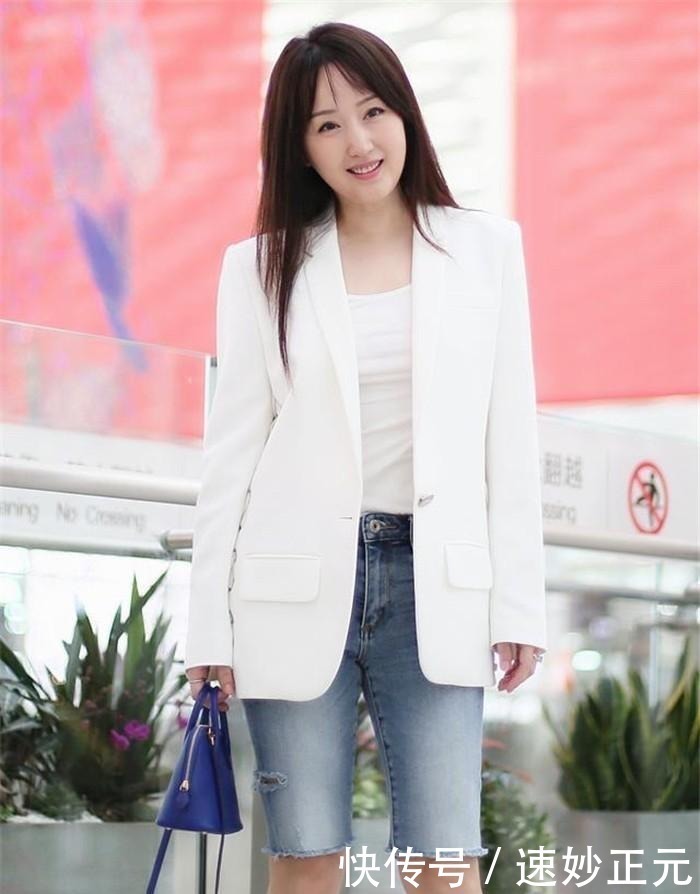 黑长|50岁左右的女人，发型不要留羊毛卷和黑长直，这些更洋气