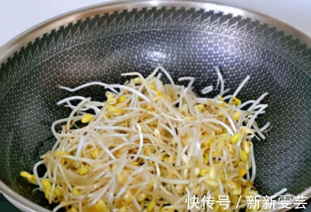 炒豆芽|炒豆芽时，牢记“1做1不做”，豆芽不变色不出汤，味道更鲜了