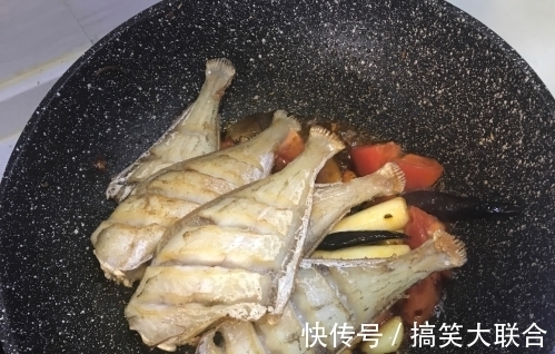 腥味|扒皮鱼这样做最好吃,跟着大厨学习准没错,鲜香肉嫩