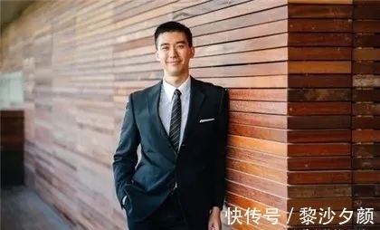 痣相|右手中指有痣的男人什么命 手指痣相分析