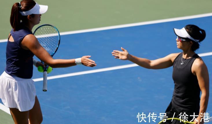 中国金花|大逆转:前法网冠军连胜三位大满贯得主!中国金花2-0晋级女双4强