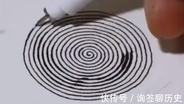 天才&美术天才就是不一样，画画都是不走寻常路，是王者没错了