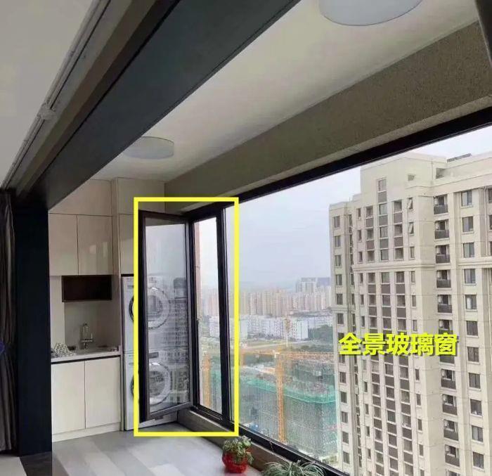 窗户|几万块阳台装的全景窗，为啥要单独开一扇小窗？今天总算是明白了