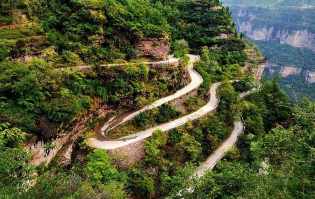 板桥村|元旦出行计划自驾江南天路，藏在烟雨青山里的神秘天路