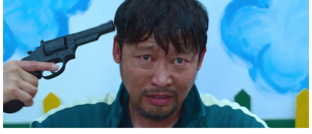 选手|《鱿鱼游戏》如果你是红衣人,被劫持后,怎样才能让自己活下来?