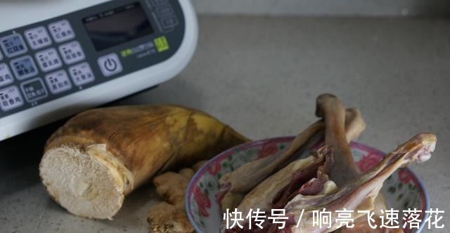 上手|笋和腊鸭搭配在一起,鲜香开胃还下饭,做法简单易上手,太美味了!