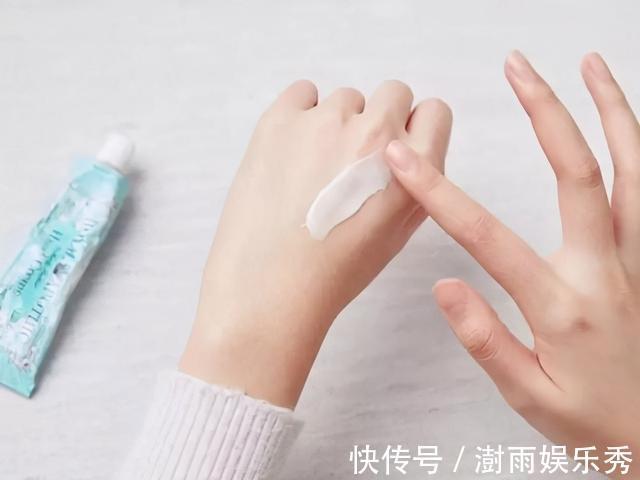 护手霜|中老年朋友护手的3个妙招,比单单涂护手霜更管用