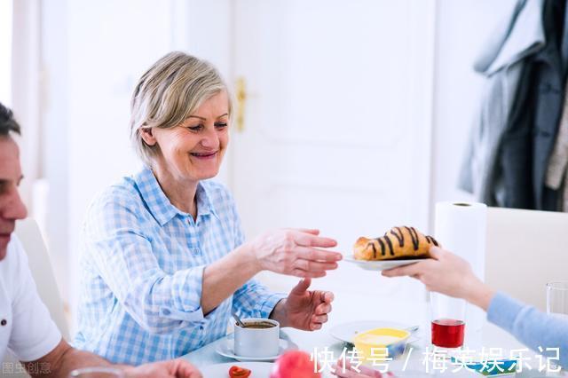 运动|60岁以上老人,勤奋锻炼,没有强身反伤身?这些运动要注意细节