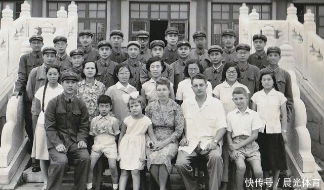 被迫|苏联专家被迫撤离前都舍不得离开,纷纷连夜留下机密数据