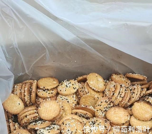 燕麦饼干厂家批发山药燕麦芝麻小饼加工厂新品创出！