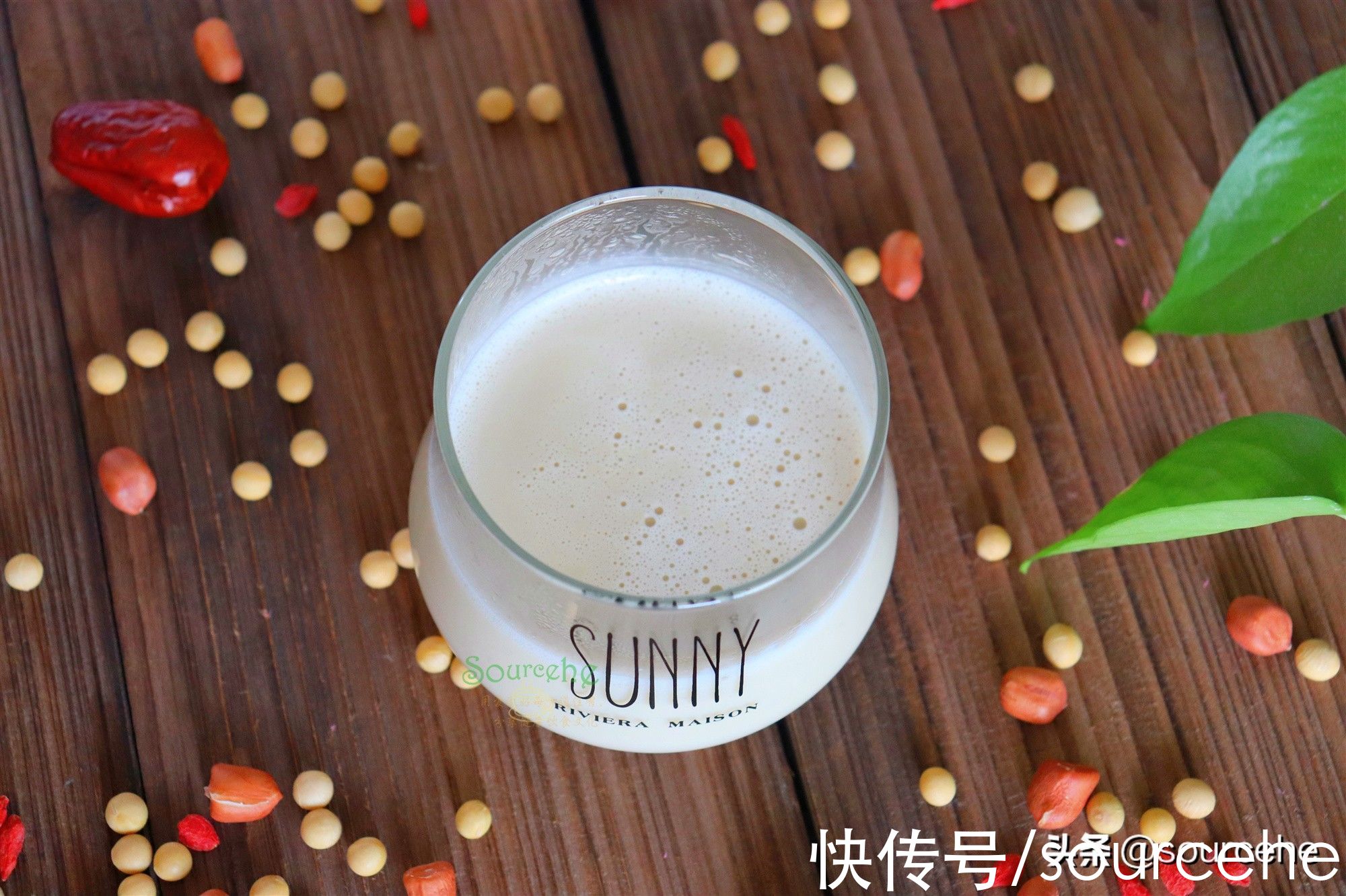 冬天煮豆浆别只放黄豆，多加3物，每天一杯，脸色红润气质绝佳