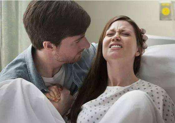 女生宿舍|某高校大三女生宿舍“产子”,舍友淡定围观已不是第一胎