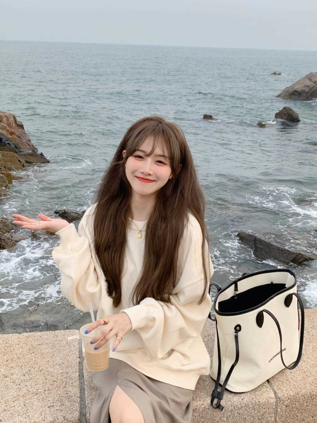 二分裤|休闲舒适的卫衣这样搭,时尚感加满,气场扑面而来