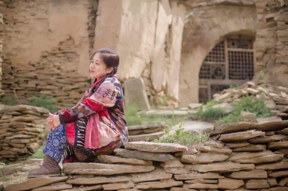 歌手|她四次登上《星光大道》花费120万,不仅没红,还欠债40万