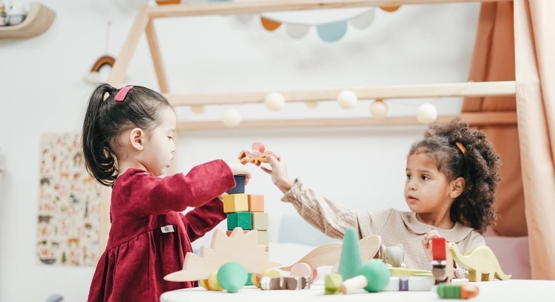 突触|神经学家:最锻炼孩子脑力的“一件事”,却被无数爸妈所禁止