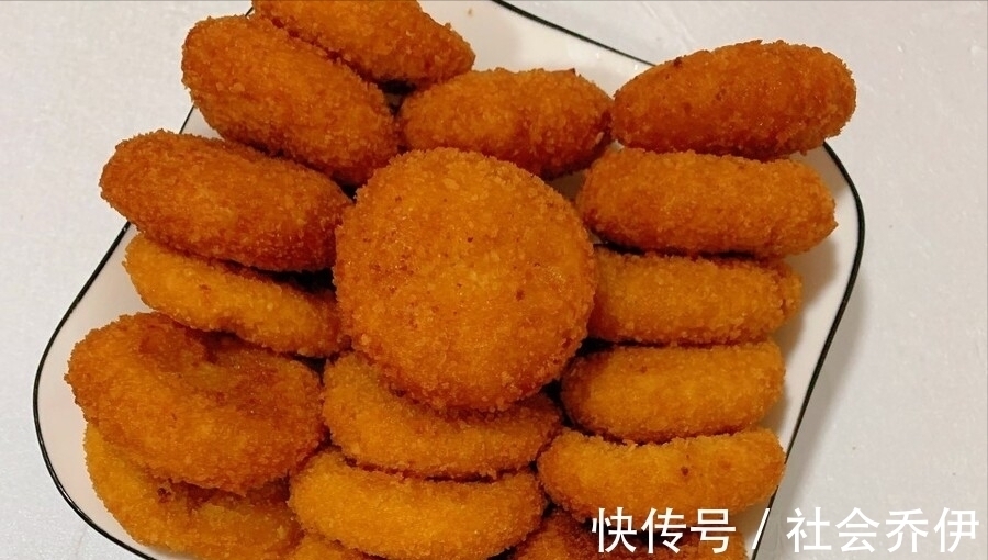 南瓜这样做，不炒也不蒸，软糯香甜还能拉丝，上桌全家抢着吃