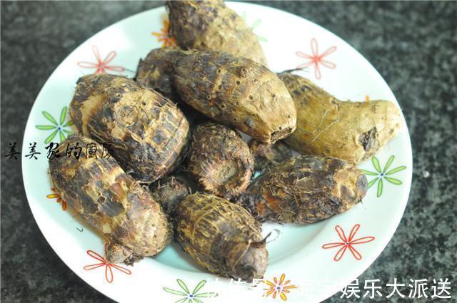 早餐别吃油条了,教你懒人做法,2块钱馄饨皮就搞定,比油条更香