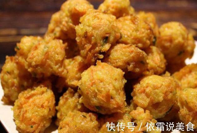 母亲炸萝卜丸子调面糊时,不加水只加“它”,丸子又香又脆!