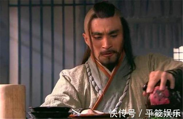 吴用!此人上梁山前是个贪官,上梁山后看清宋江为人,选择下山保命