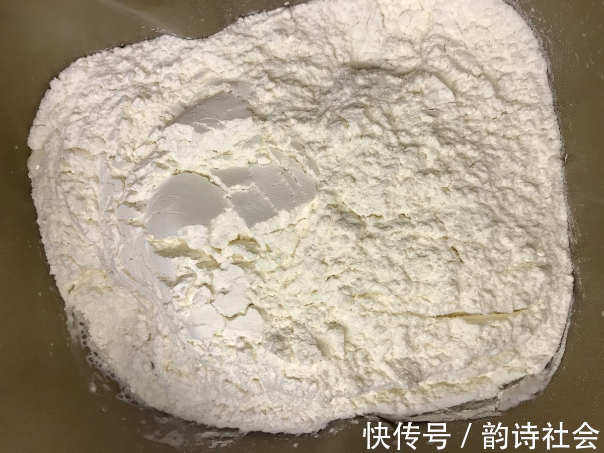 戚风模具|发糕口感香软，搭配红薯，营养又健康