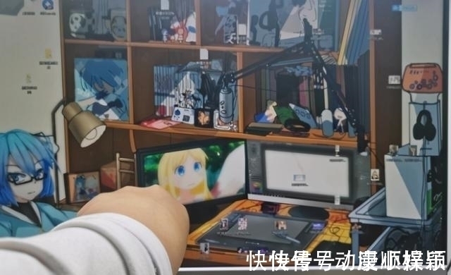 洁厕灵|日本动漫太扯淡,徒手把碳捏成钻石,网友们纷纷玩起了梗