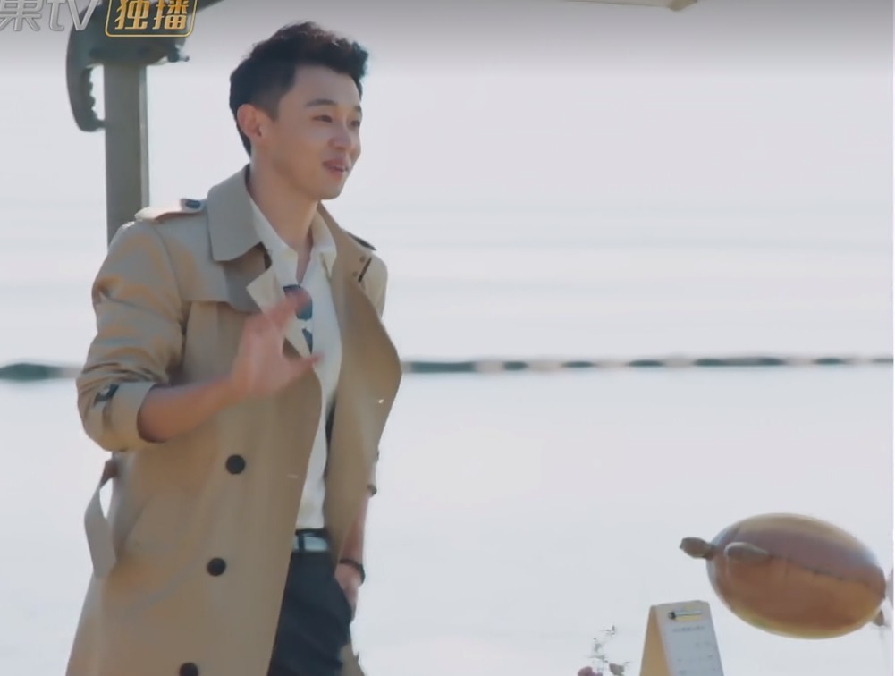 小蛮腰|金晨相亲对象酷似邓伦,白净帅气牙齿有点黑黄,有3点赢张继科