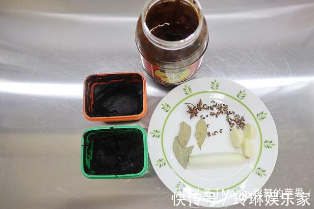 教你一款万能香辣酱,拌面卷饼炒肉丁全都用得上,每月我必熬2回