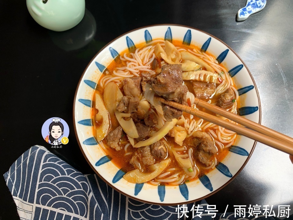 牛肉块|这2样菜一起炖太香了，开胃下饭，用来拌面也好吃，孩子也爱吃