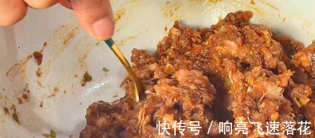 萝卜这样做实在太好吃了,松软多汁超级香,5元做了一大锅,解馋!