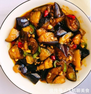 铁矿|炒茄子总是发黑大厨教你再加2步，茄子香软细嫩，不吸油不发黑