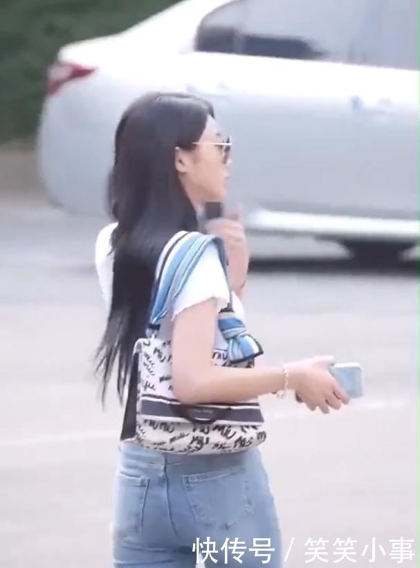 素颜下的高颜值美女,气质不凡