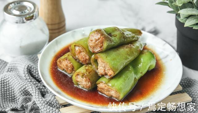 手把手教你做煎酿青椒,每次去饭店必点的菜,10块钱能做一大盘