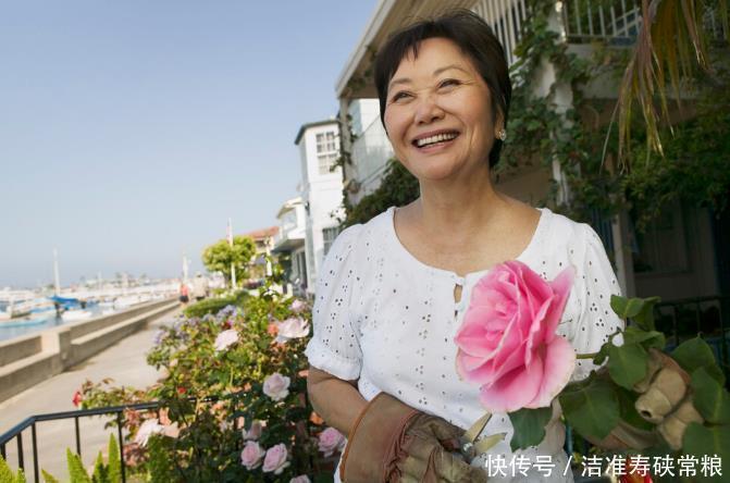 钠离子|厨房一物,或许是在摧毁你的骨骼,医生提醒40岁后尽量少吃