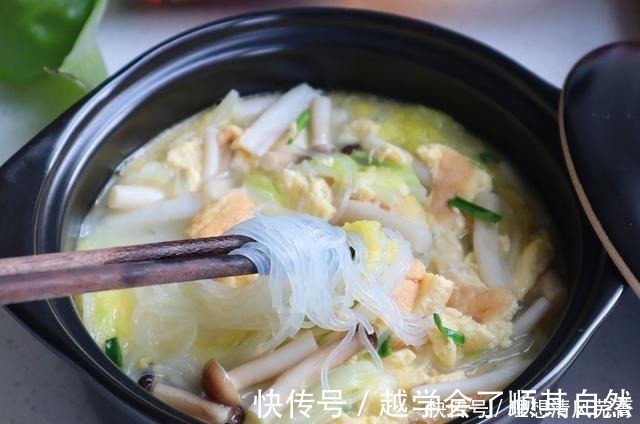 蟹味菇|天冷后,我家就爱吃这菜,热气腾腾端上桌,吃完全身暖和和的