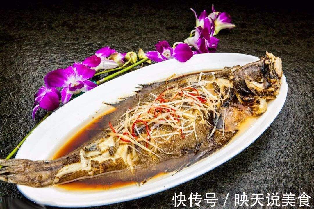 不管蒸什么鱼，下锅一定记住多加“一步”，鱼肉又香又嫩没腥味