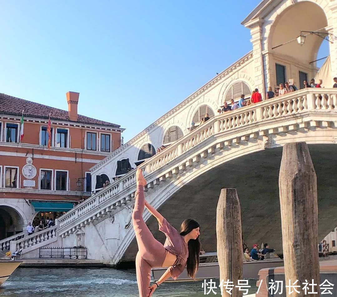 女性朋友|女人“柔”起来才美,5个瑜伽体式,帮助提高身体柔韧性