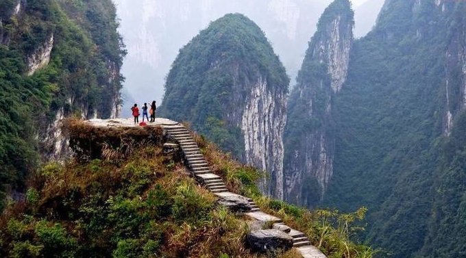 中国保存最完好的苗寨，藏在峡谷仙境之中，是湘西最美的风景