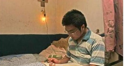 “东方神童”被中科院开除,母亲崩溃称情愿没生他,幸亏及时醒悟