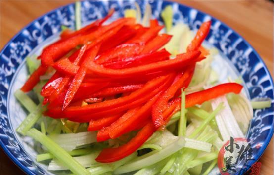 肉丝|炒肉时,切记不要直接下锅炒,多加2个步骤,肉丝嫩滑,不柴不腥