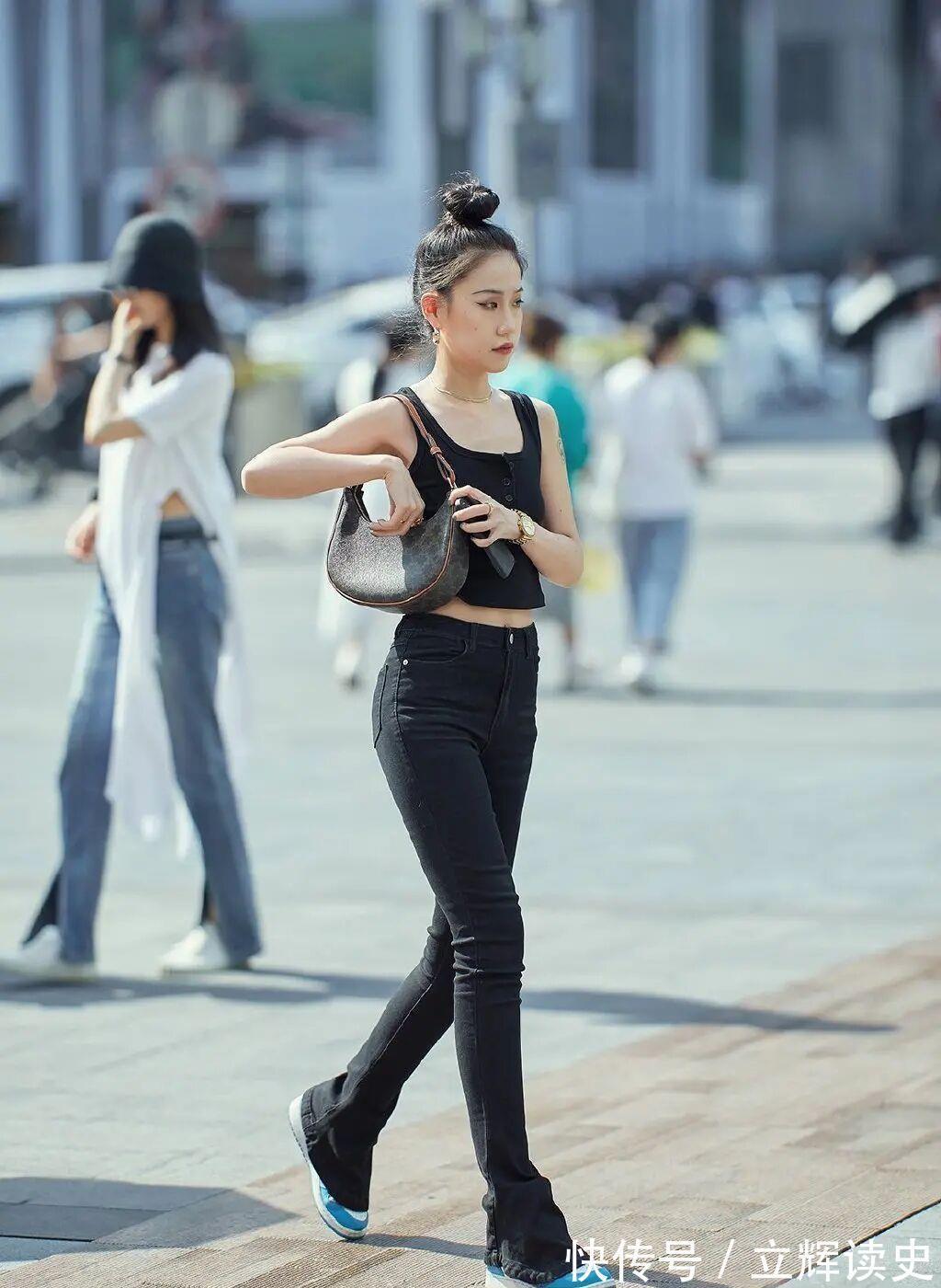 高跟鞋|身材扁平无形?穿搭始终向你说不,遵循“穿长不穿短”的原则!