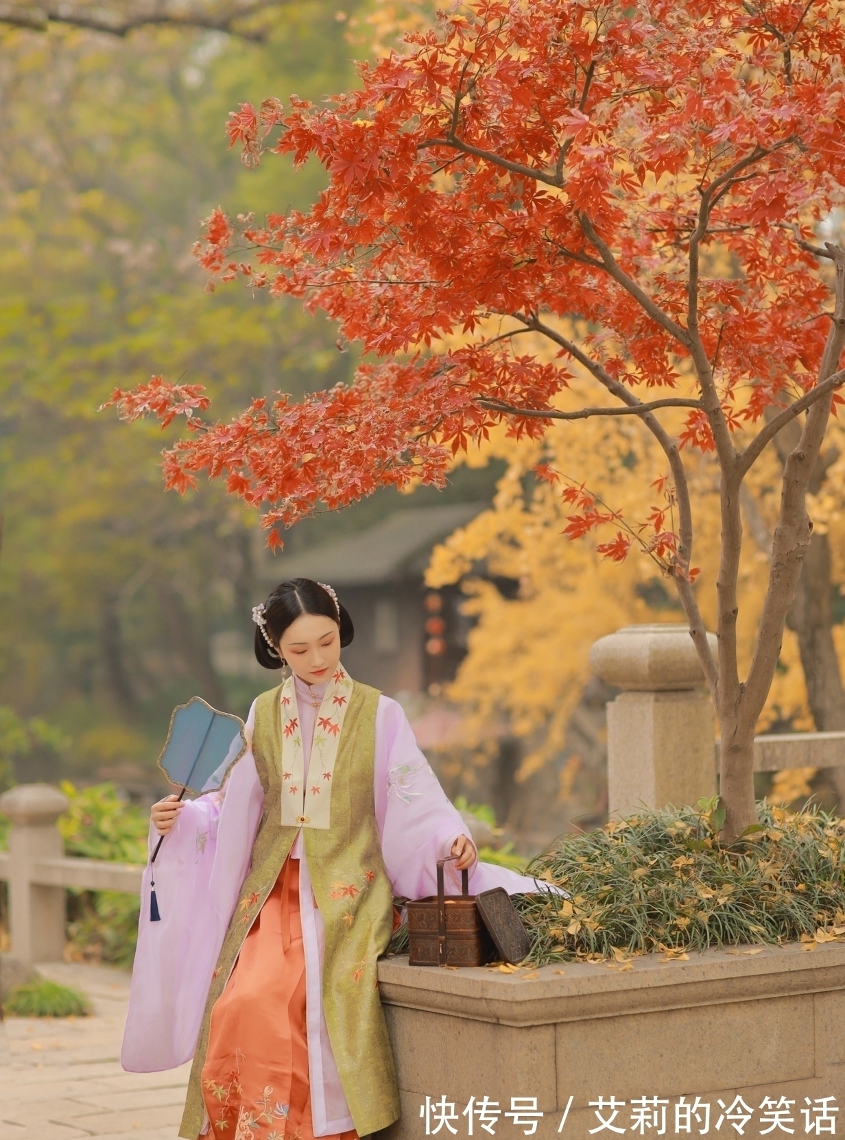 gt@七律·咏枫·九首丨满眼繁华尘外景,千年丽艳故园妆