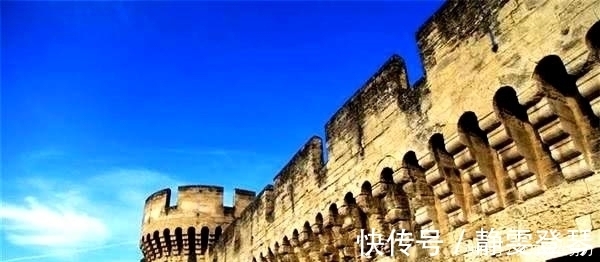 黄铜#两个工人挖到黄金器物75公斤,却当作黄铜出售,后续故事更意外