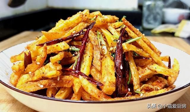 土豆条|饭店里卖几十元的香辣土豆条美食,教你在家自己做,几块钱搞定