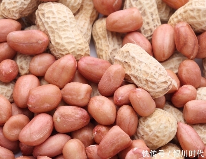 乌发|花生和此物同食,每天来两口,生发乌发,安神助眠,更显年轻